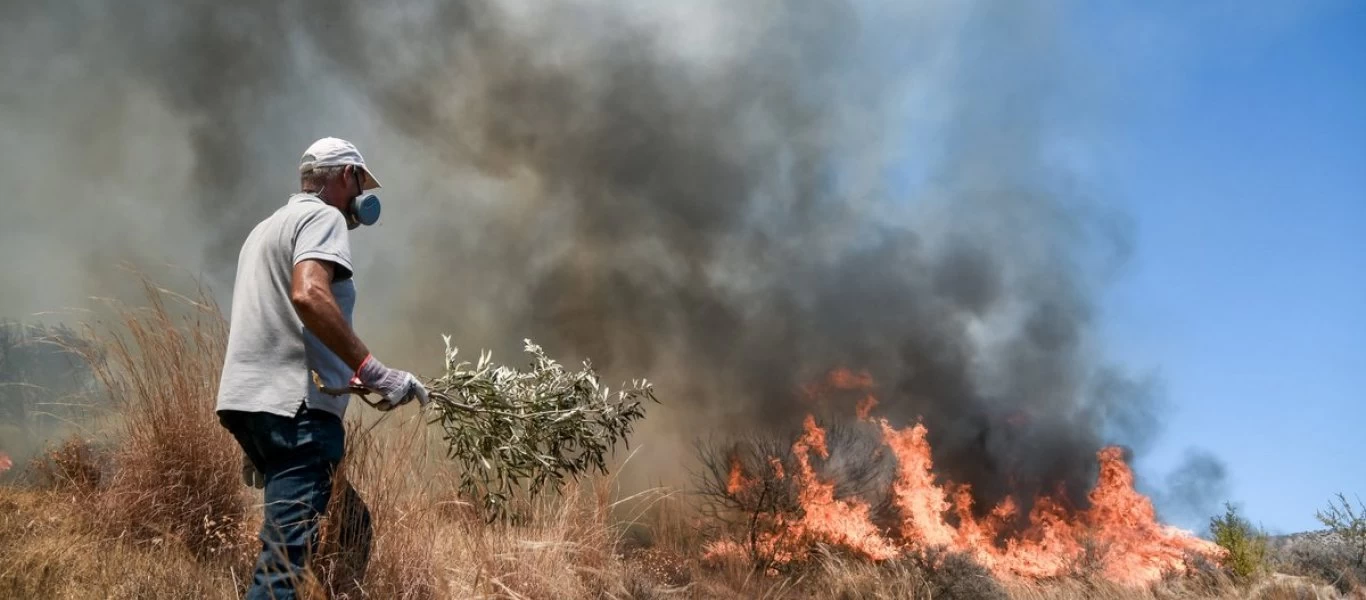 Αντιδήμαρχος Μάνδρας Π.Κολοβέντζος για Βίλια: «Το πύρινο μέτωπο εκτείνεται προς Ψάθα και Άγιο Γεώργιο»